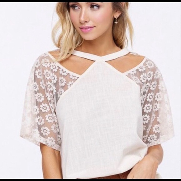White Cutout Floral Short Sleeved Summer Blouse - Picture 2 of 4